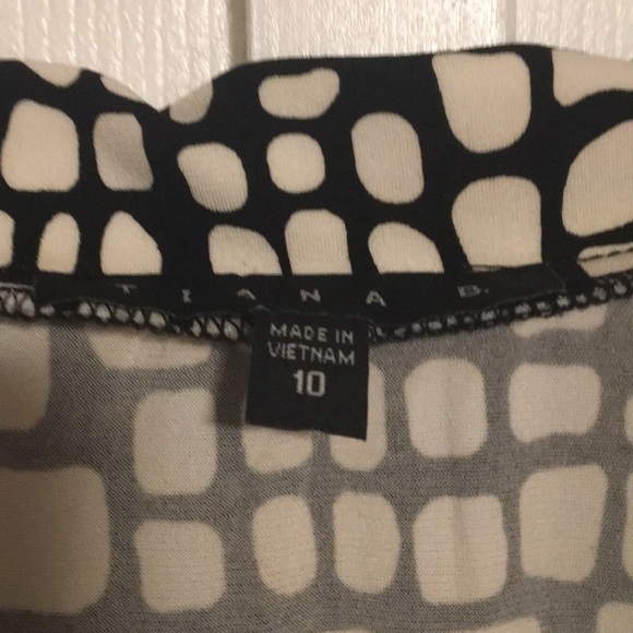 Black and White dress - Picture 3 of 4